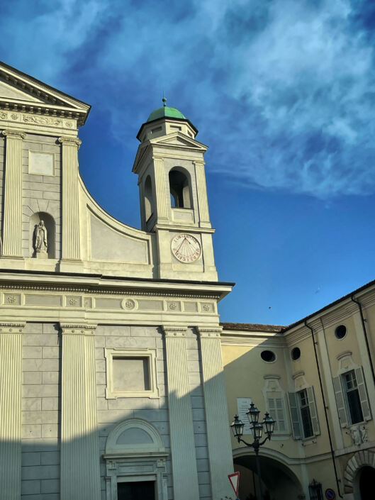 E’ l’ora di ben fare (Cattedrale S. Maria Assunta e S. Lorenzo – Tortona)…….. ®( Stefano Sartoris )
