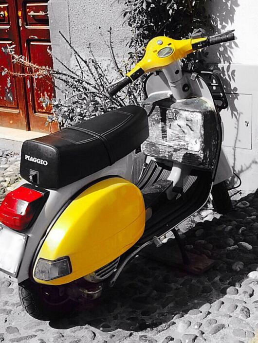 Chi Vespa mangia la mela……😉😉😉❣ ®( Stefano Sartoris )